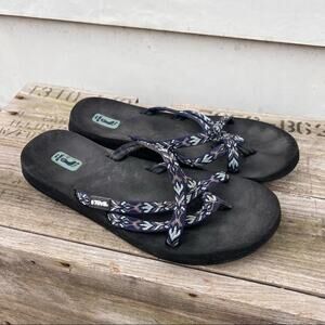Teva Olowahu strappy lightweight sandals